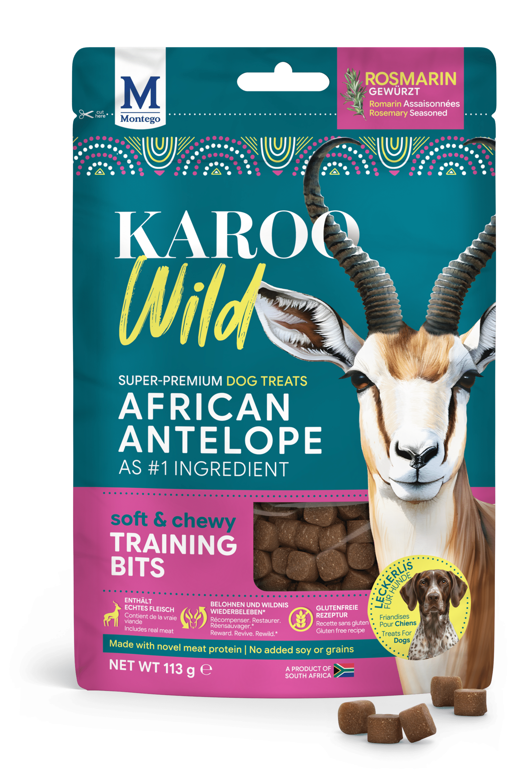 Een turquoise en magenta zak Karoo-hondensnoepjes met een antilopekop, de tekst 'Karoo' in vetgedrukte witte letters en 'Wild' in gele letters, en een vensterbankachtig ontwerp met pootafdrukken.